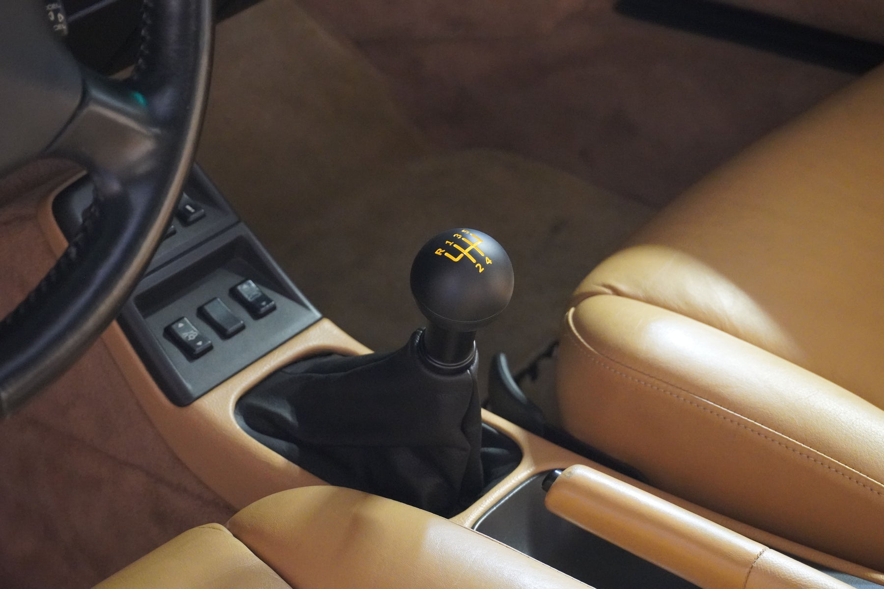 gear stick knob Classic Shift Knob: 964/993 Black Delrin / 6spd / Silver-Gray